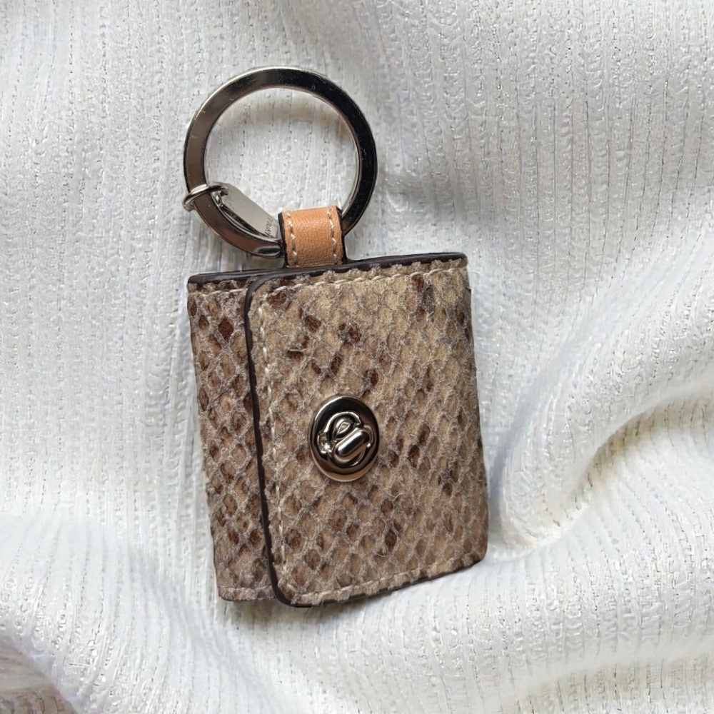 Coach Picture Frame Bag Charm Keychain - Picture 5 of 8